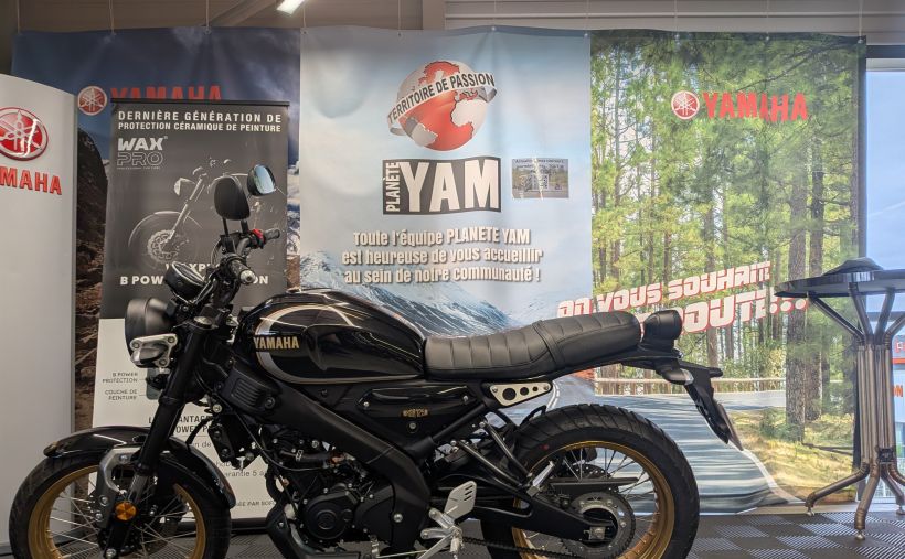 YAMAHA XSR 125 Legacy 5