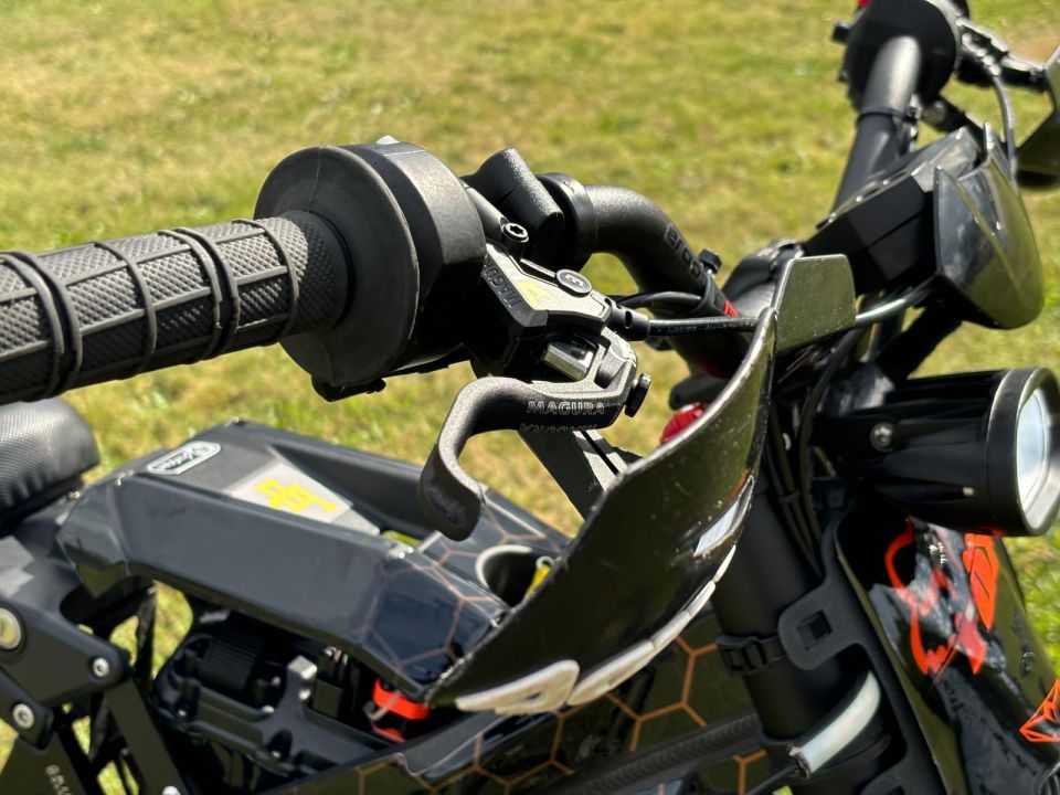 SUR-RON light bee homologué 10