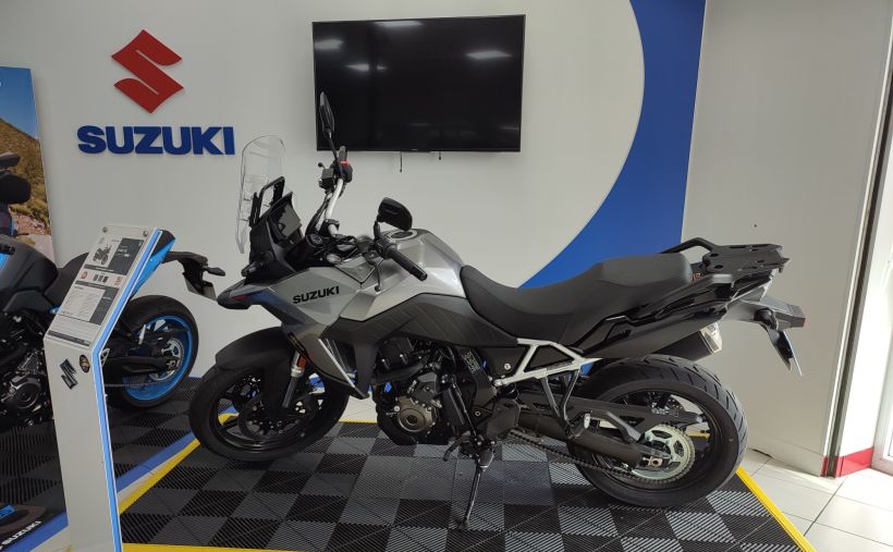 SUZUKI V-STROM 800SE 1