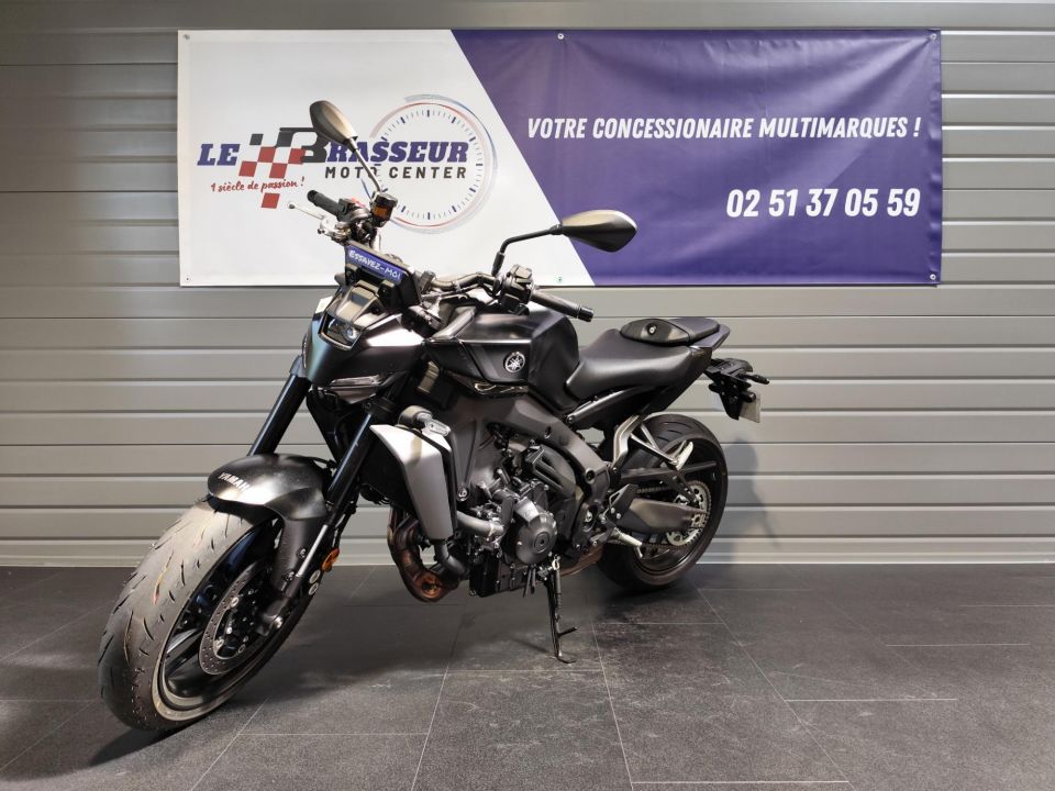 YAMAHA MT-09 12