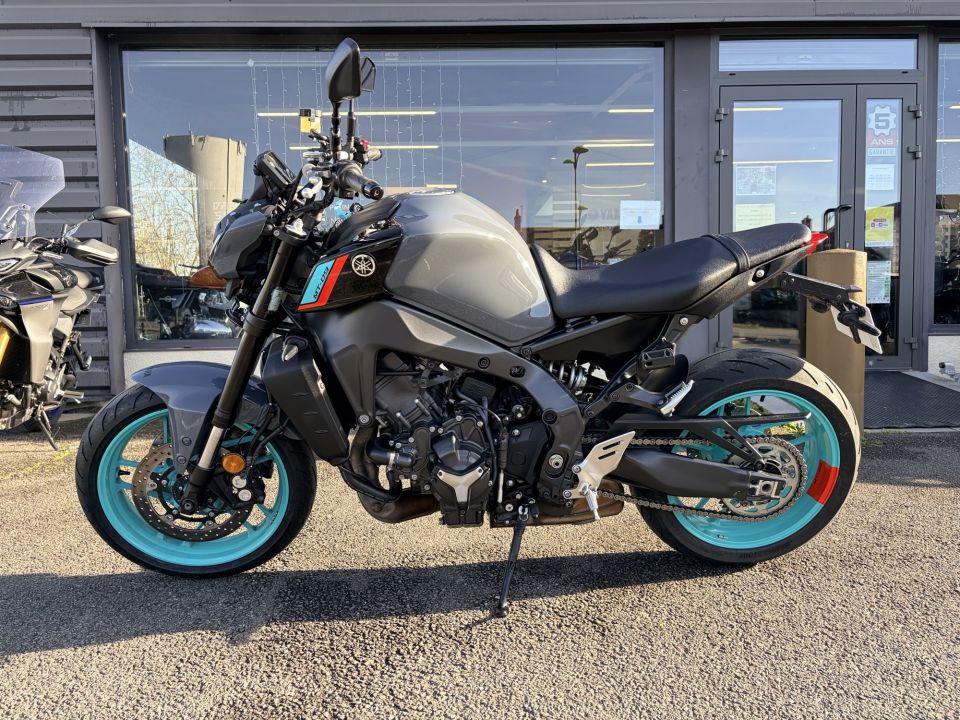 YAMAHA MT-09 1