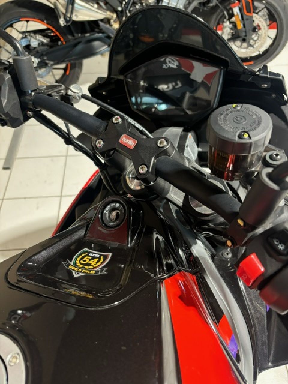 APRILIA TUONO 660 FACTORY 2
