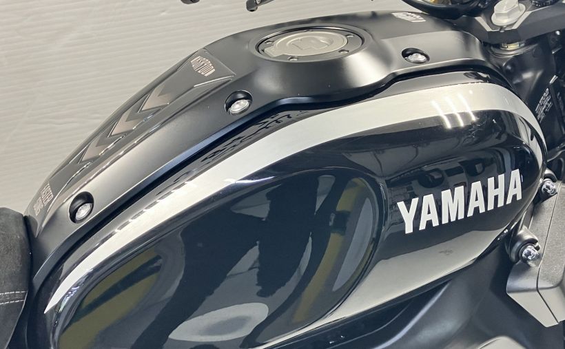 YAMAHA XSR 900 2