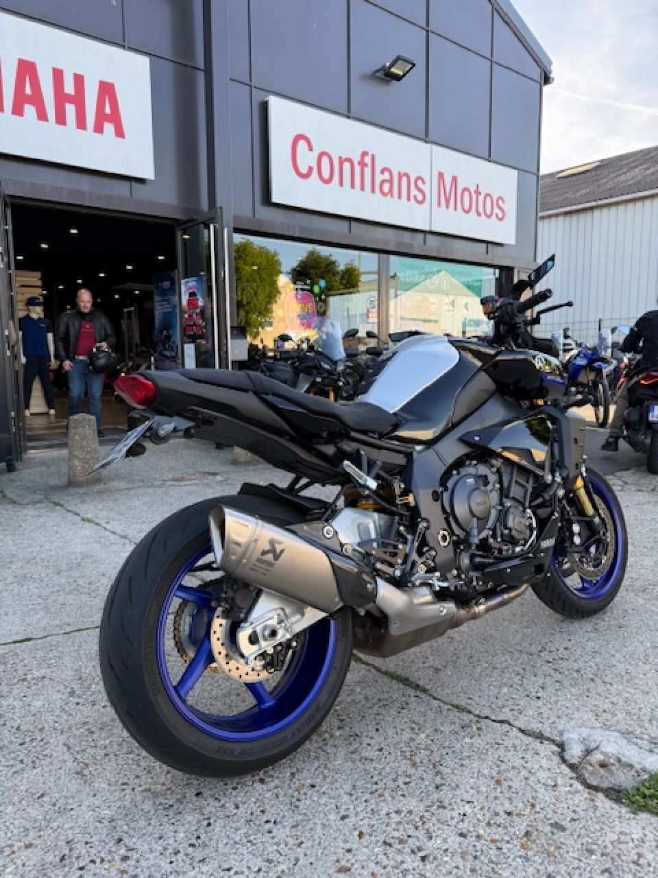 YAMAHA MT-10 SP 7
