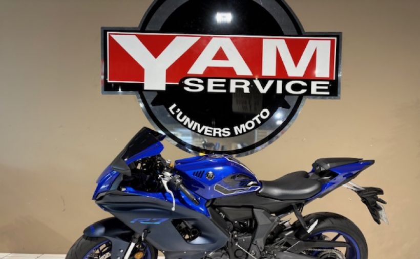 YAMAHA R7 1