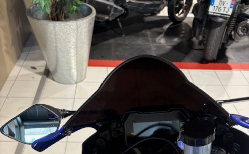 YAMAHA R7 2