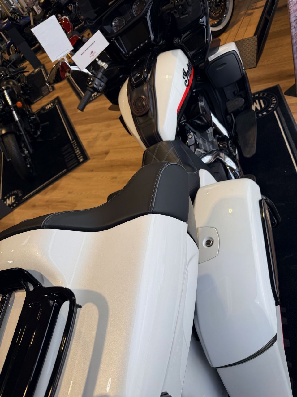 INDIAN INDIAN PURSUIT DARK HORSE 6