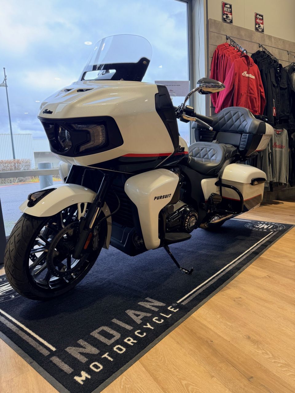 INDIAN INDIAN PURSUIT DARK HORSE 18