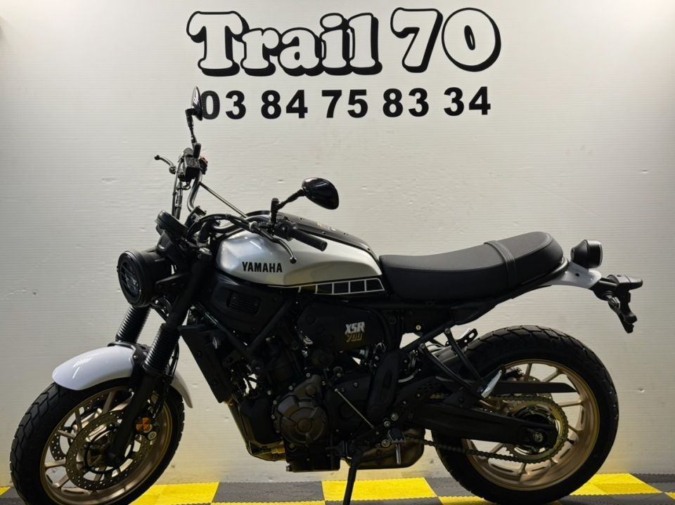YAMAHA XSR 700 6