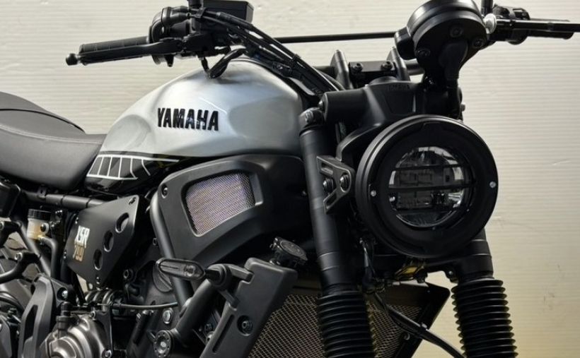 YAMAHA XSR 700 2