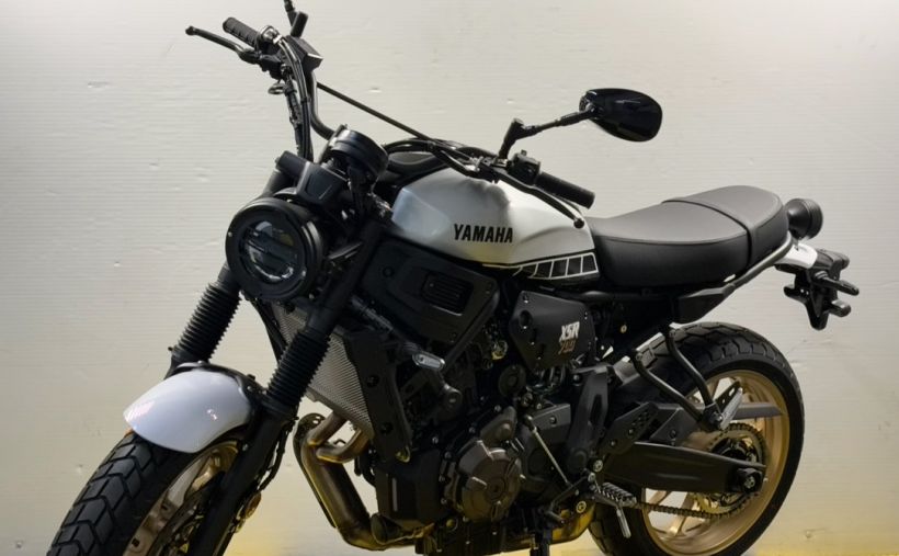 YAMAHA XSR 700 6