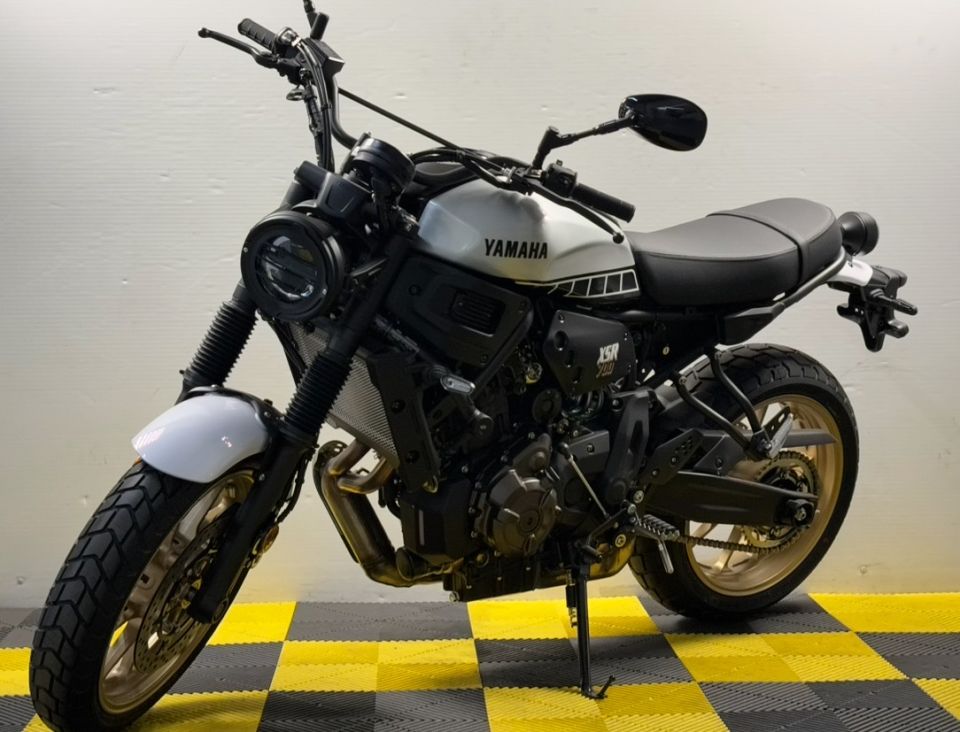 YAMAHA XSR 700 36