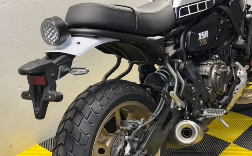 YAMAHA XSR 700 8