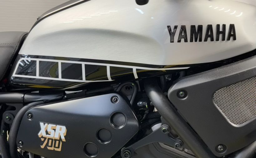 YAMAHA XSR 700 9