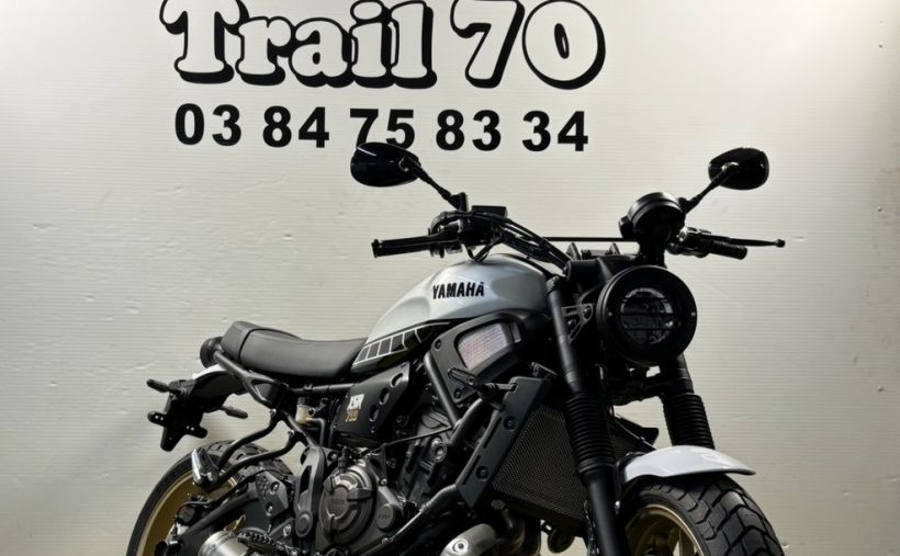 YAMAHA XSR 700 11