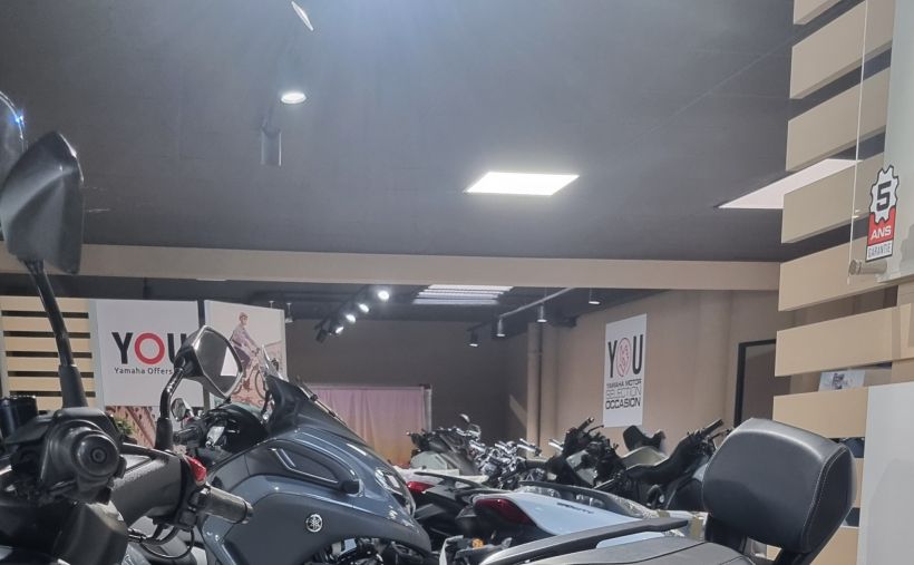 YAMAHA XMAX 300 4