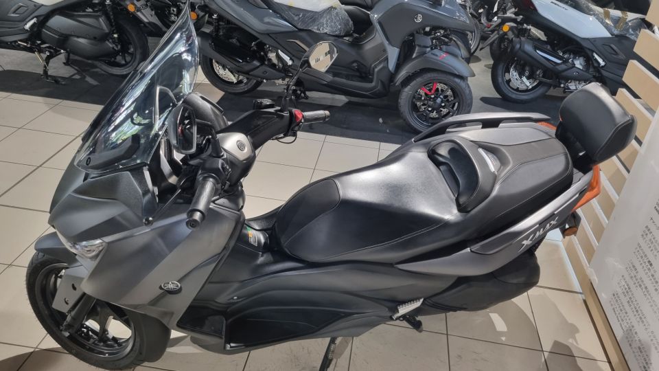 YAMAHA XMAX 300 5