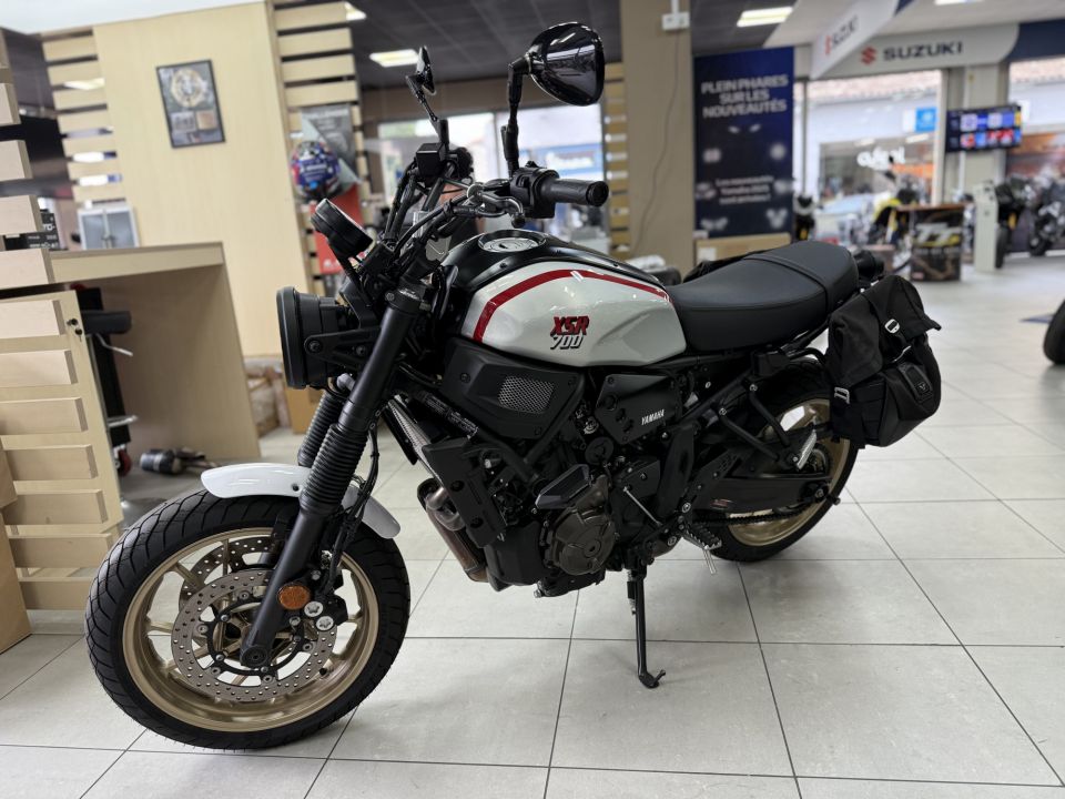 YAMAHA XSR 700 XTRIBUTE 45