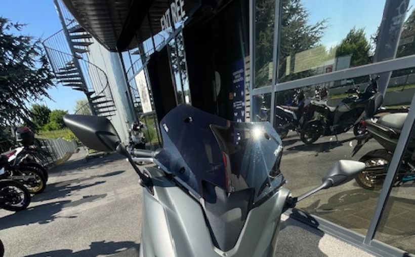 YAMAHA XP T-MAX 560 2