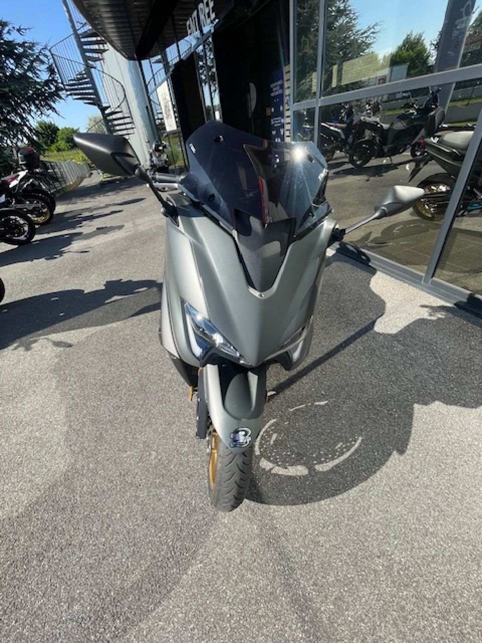 YAMAHA XP T-MAX 560 2