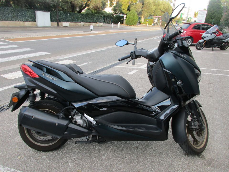 YAMAHA XMAX 300 Tech Max 2