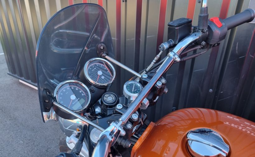 ROYAL ENFIELD INTERCEPTOR 6