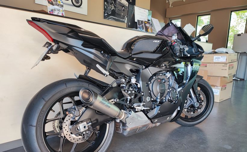 YAMAHA YZF 1000 R1 2