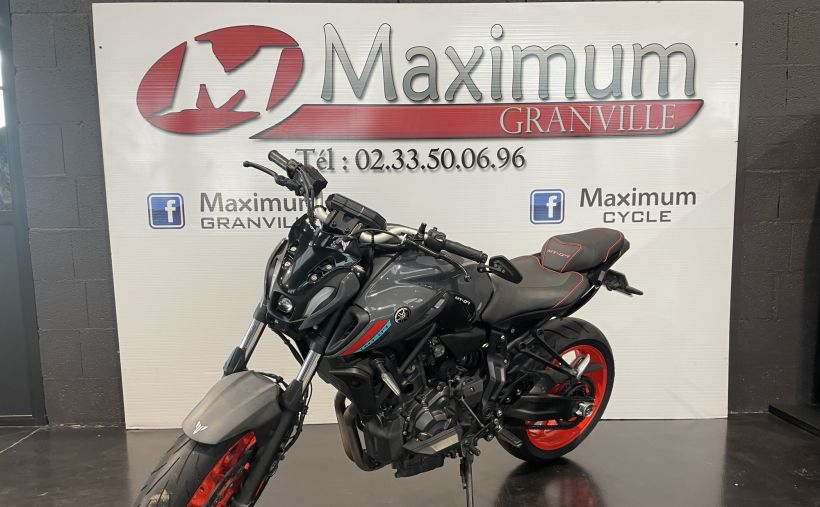 YAMAHA MT-07 12