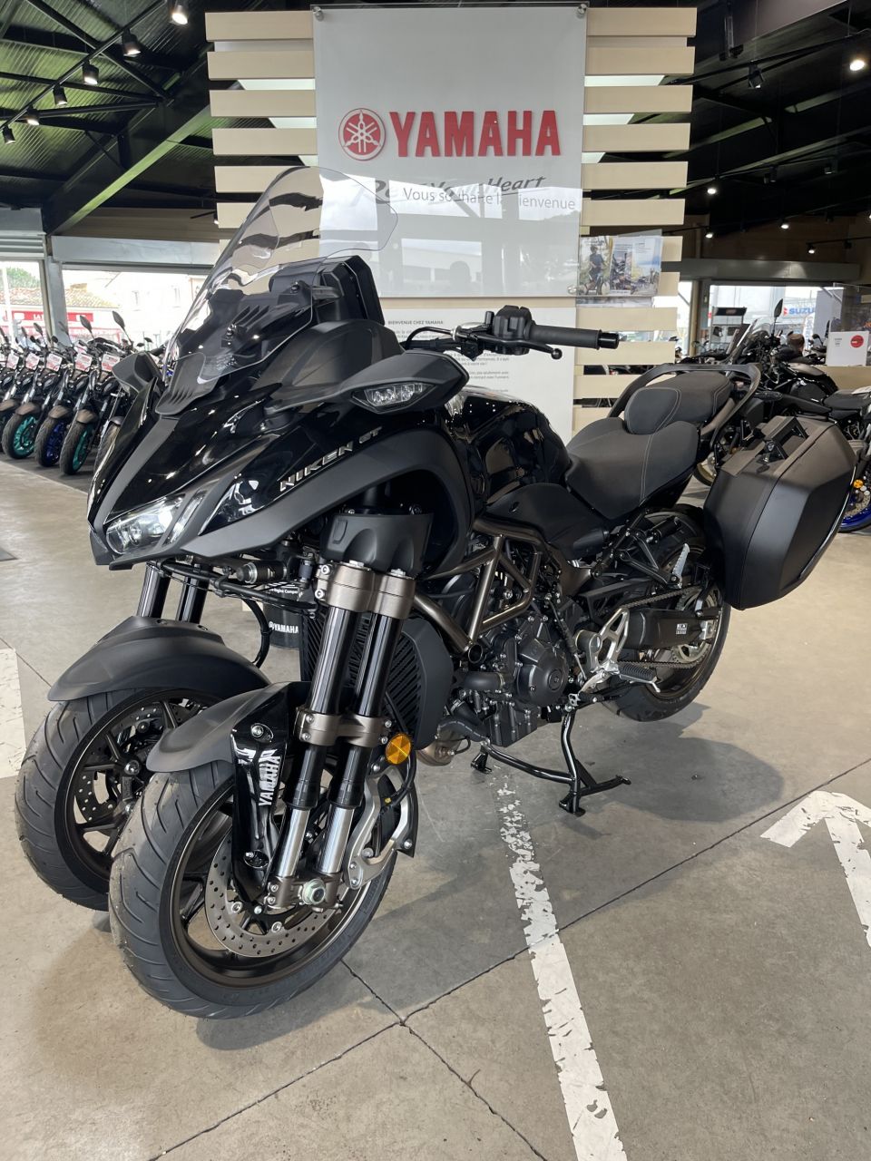 YAMAHA NIKEN 850 GT 10