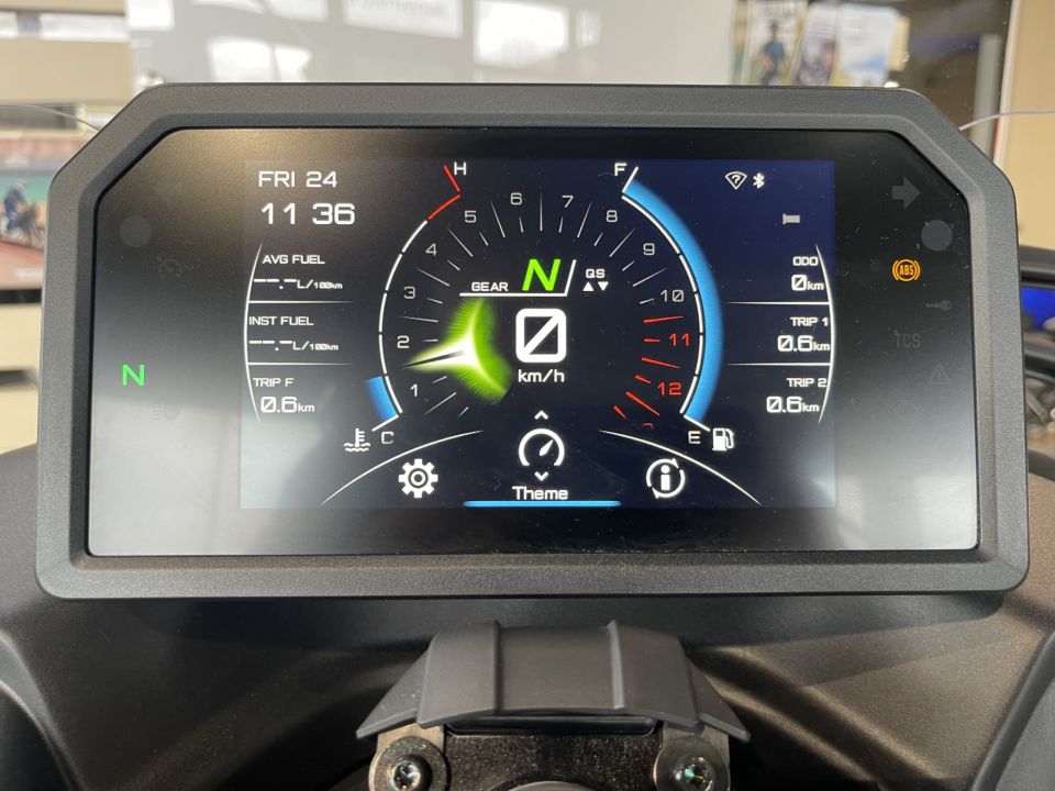 YAMAHA NIKEN 850 GT 4