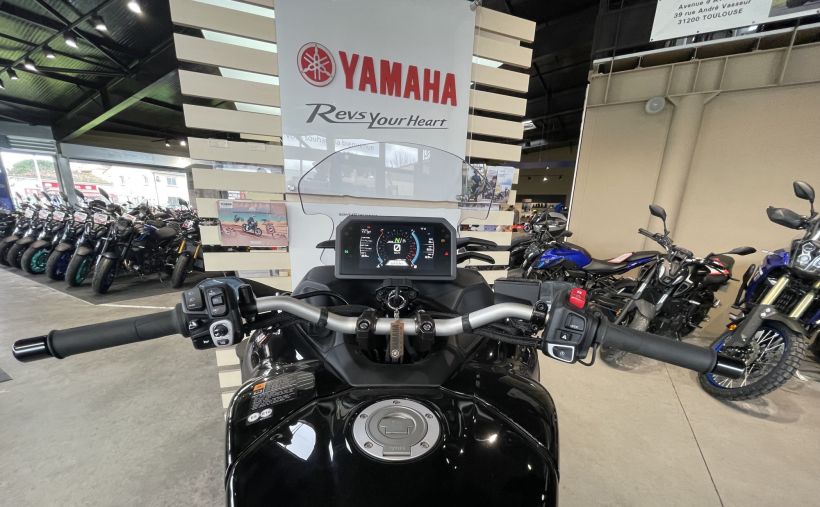 YAMAHA NIKEN 850 GT 6
