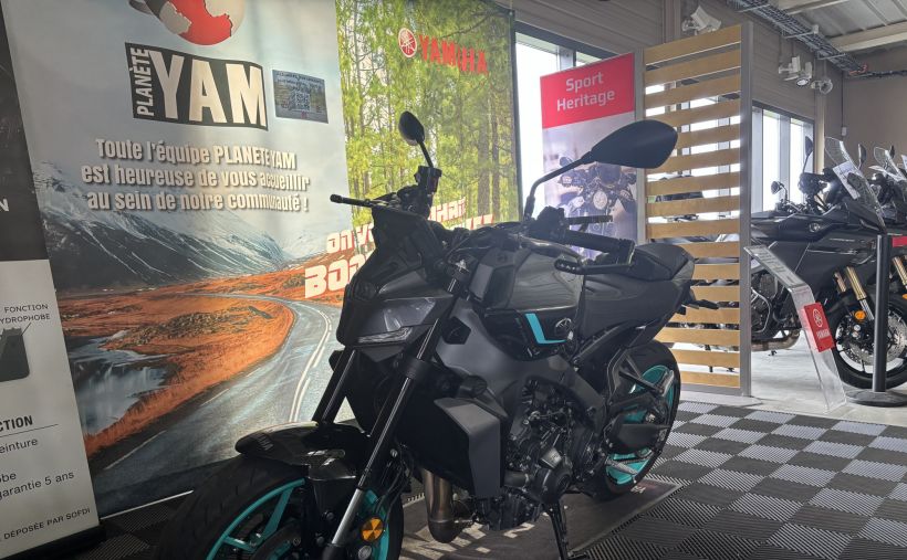 YAMAHA MT-09 6