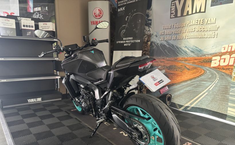 YAMAHA MT-09 7