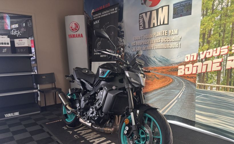 YAMAHA MT-09 1