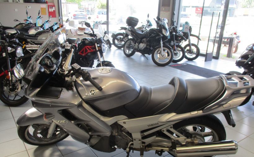 YAMAHA FJR 1300 ABS 4