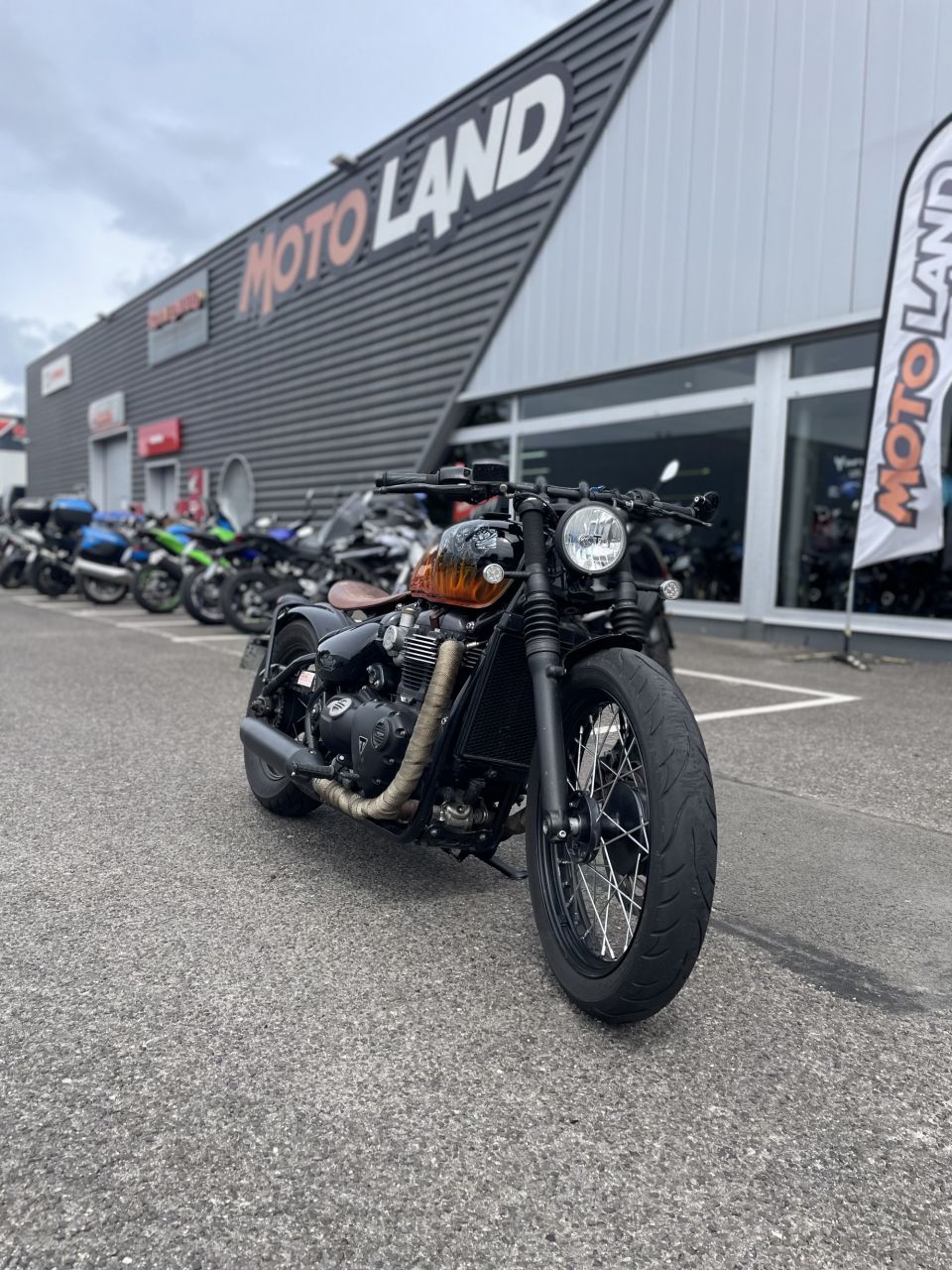 TRIUMPH Bonneville Bobber 1200 6