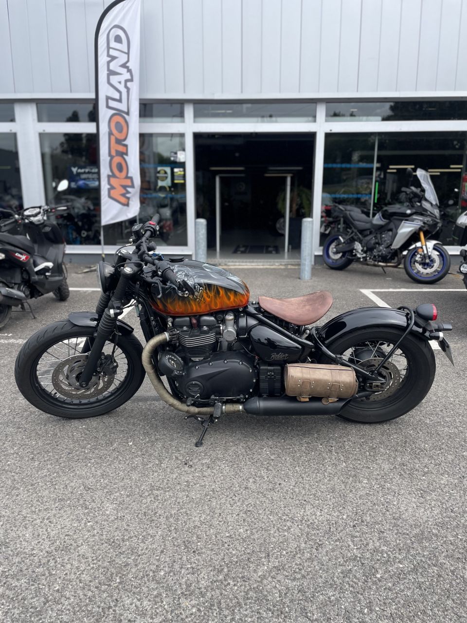 TRIUMPH Bonneville Bobber 1200 0