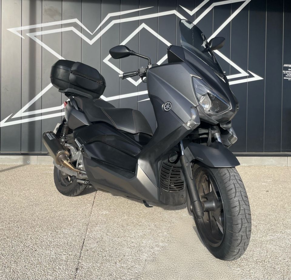 YAMAHA XMAX 125 1