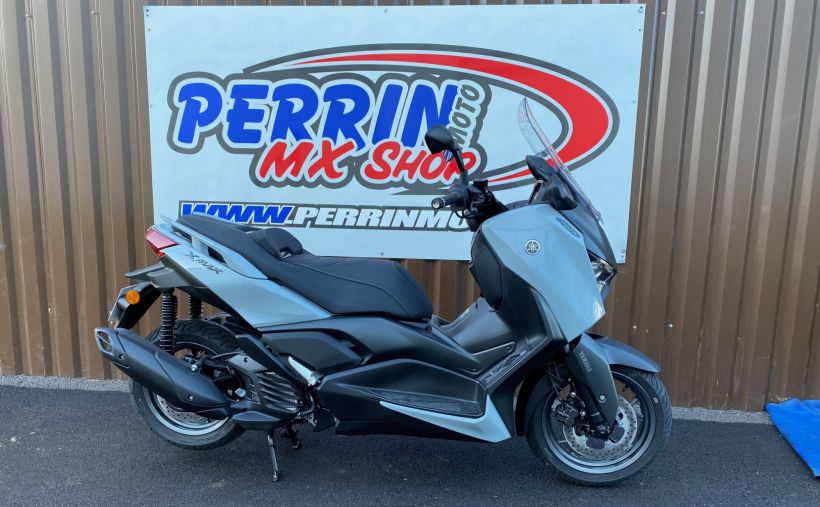 YAMAHA XMAX 125 TECH MAX 9