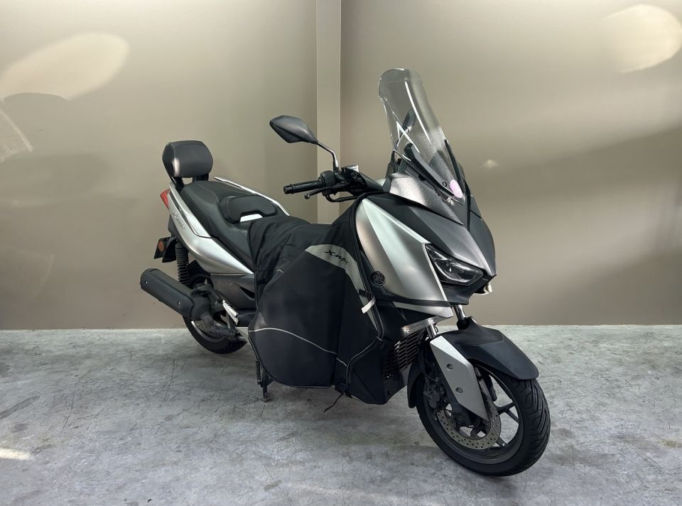 YAMAHA X-MAX 125 1
