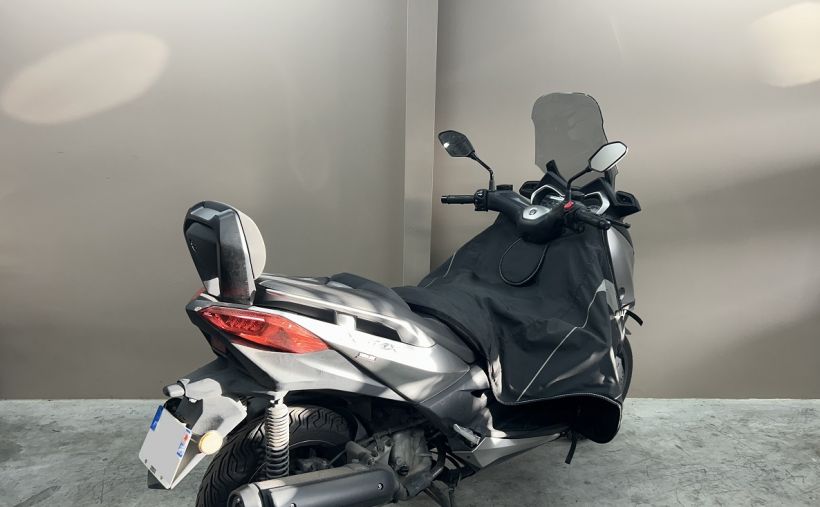 YAMAHA X-MAX 125 2