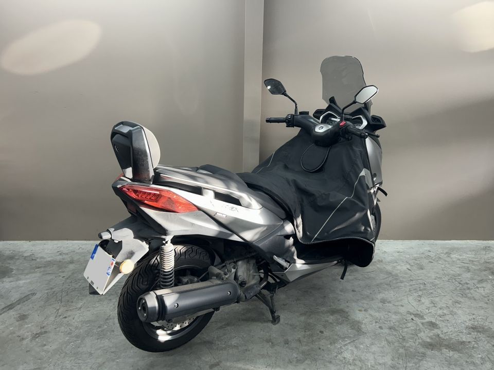 YAMAHA X-MAX 125 2