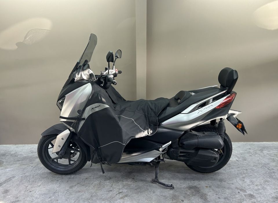 YAMAHA X-MAX 125 3