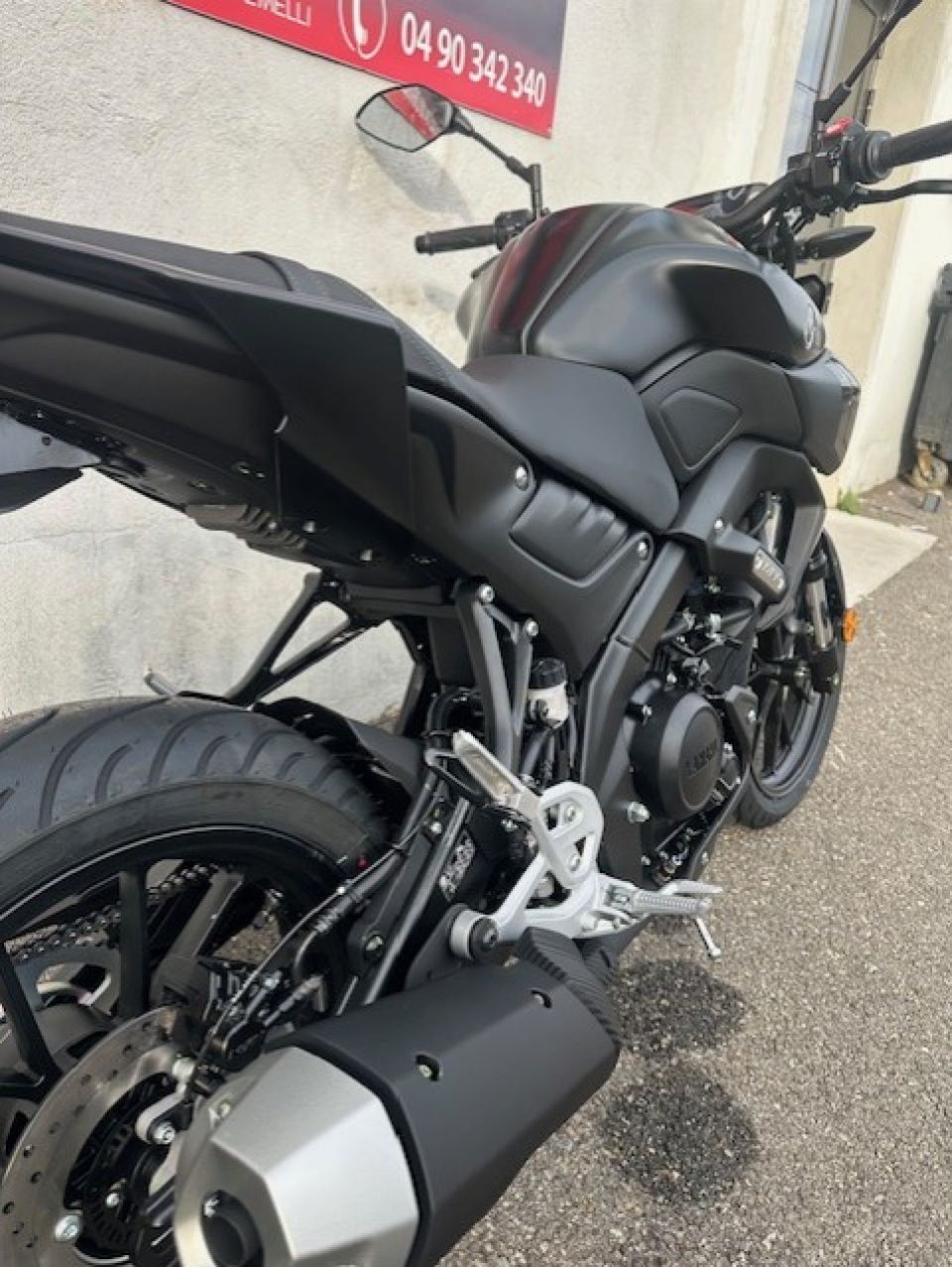 YAMAHA MT-125 2