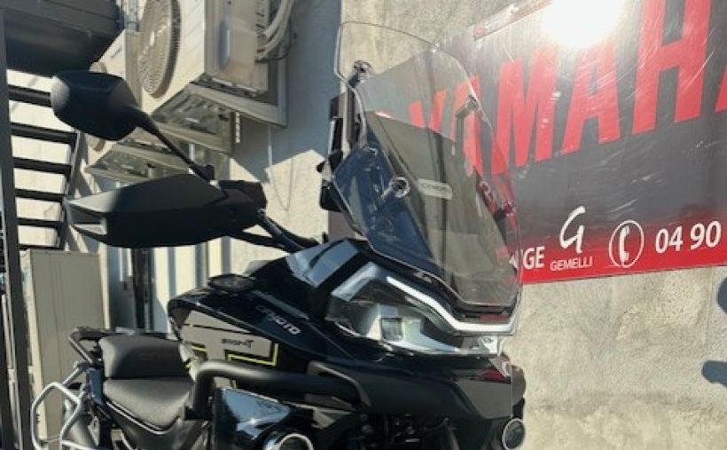 CF MOTO MT 800 1