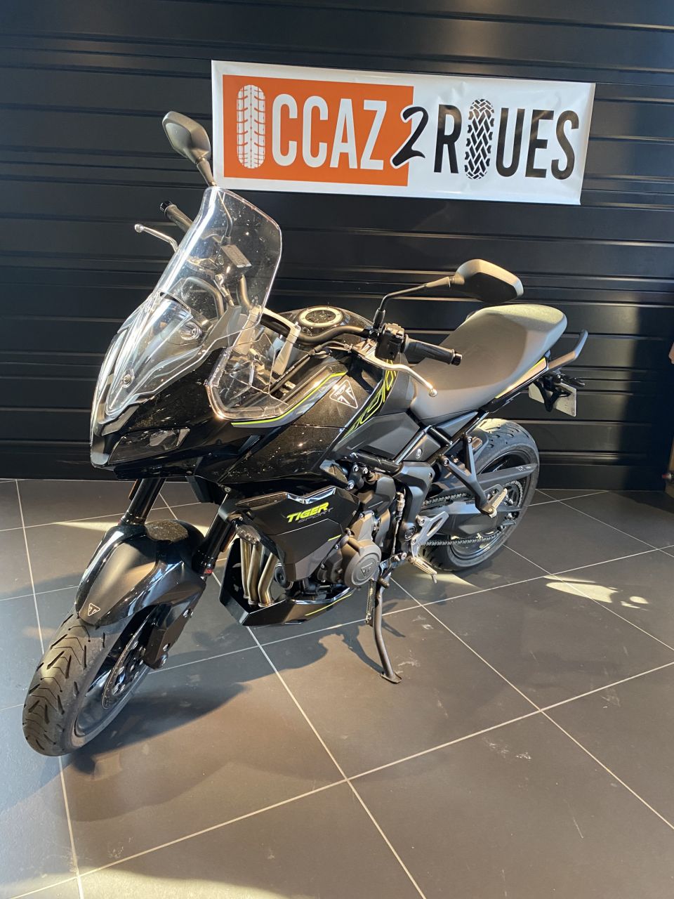 TRIUMPH Tiger Sport 800 2