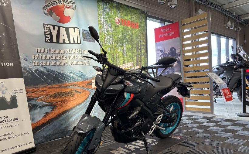 YAMAHA MT-125 6