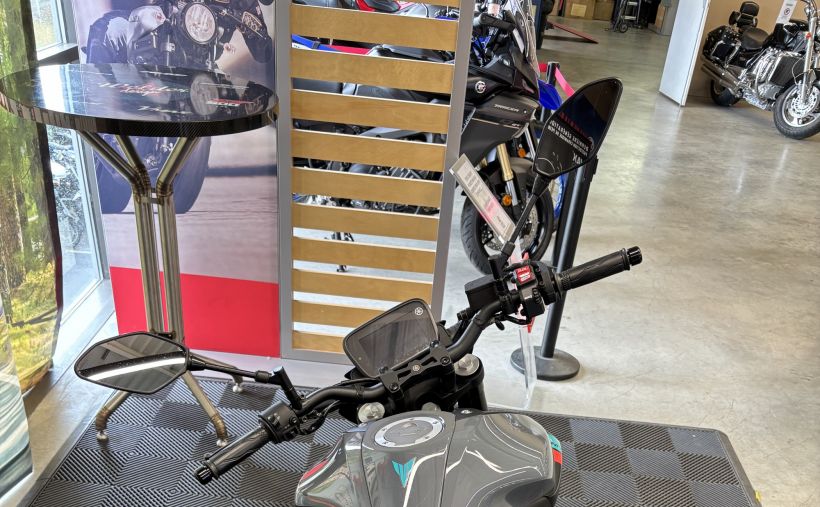 YAMAHA MT-125 4