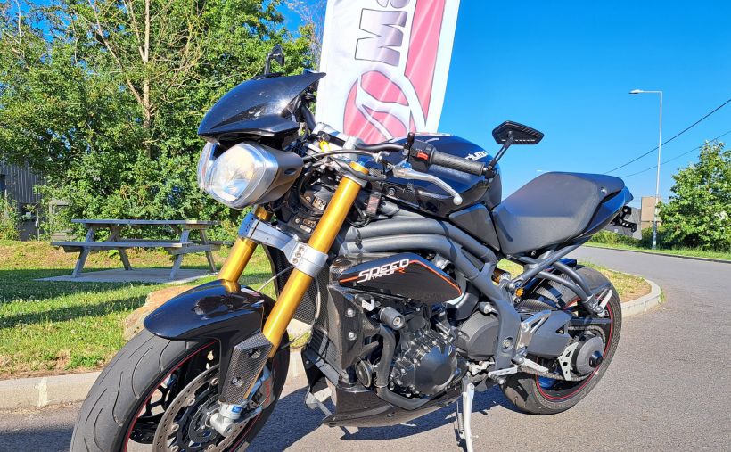 TRIUMPH SPEED TRIPLE 1050 RS 2