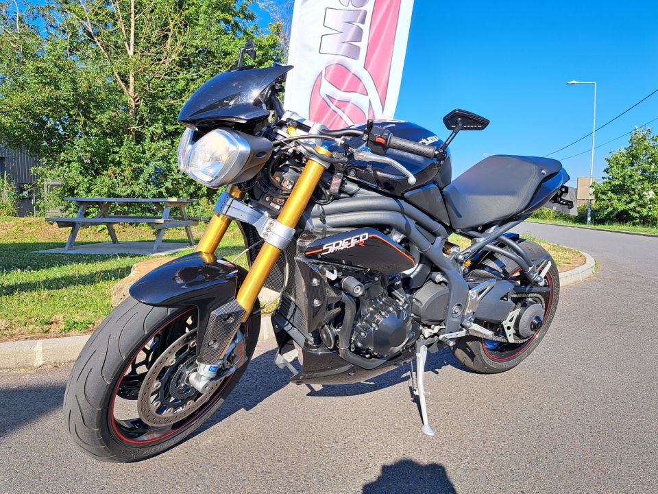 TRIUMPH SPEED TRIPLE 1050 RS 12